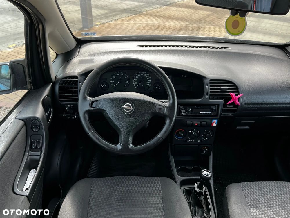 Opel Zafira 1.8 16V Comfort - 10