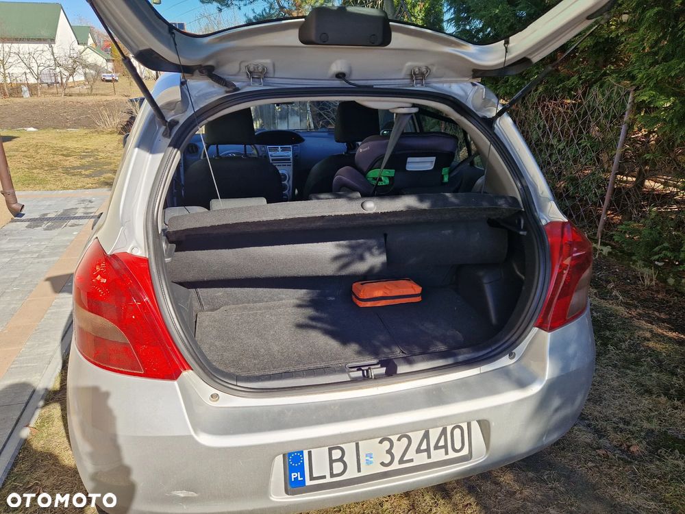 Toyota Yaris 1.3 Sol - 12