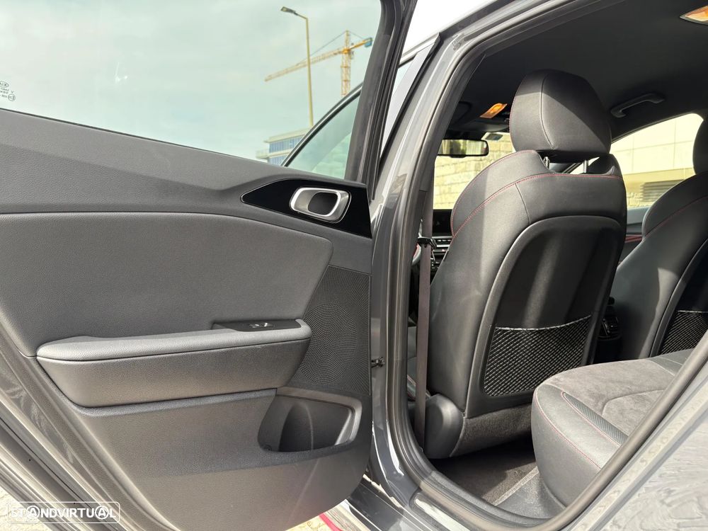 Kia Ceed 1.6 T-GDi GT - 13