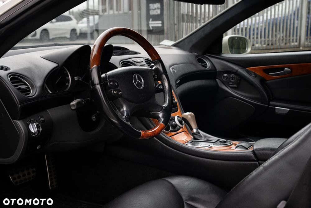 Mercedes-Benz SL - 12