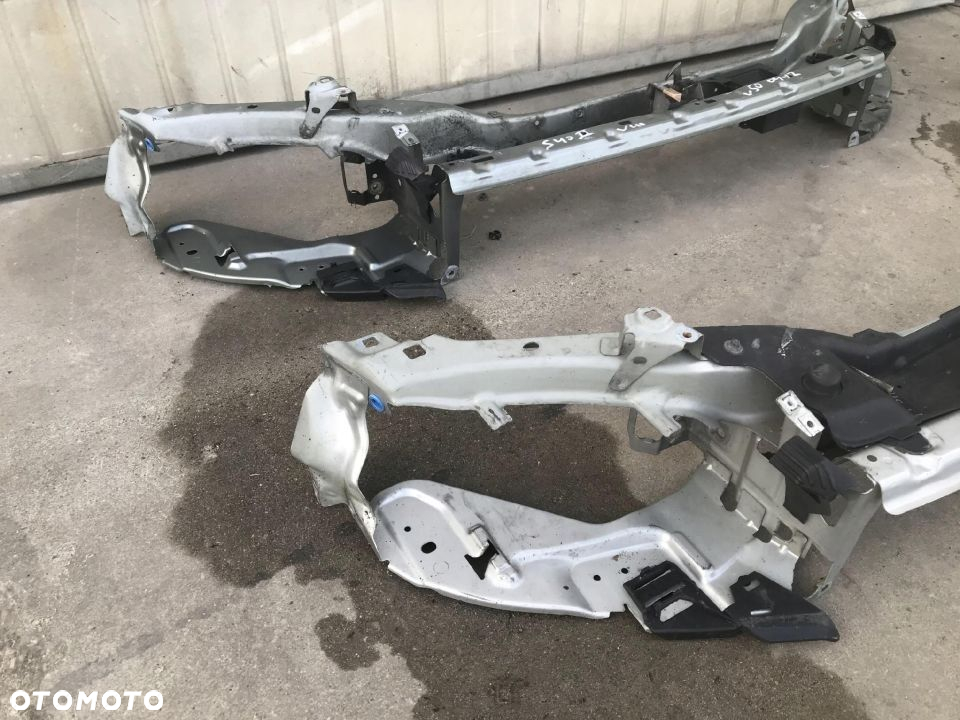 Pas przedni Volvo V50 S40 II 04-12r. wzmocnienie ramka okular reflektora oryginalne - 4