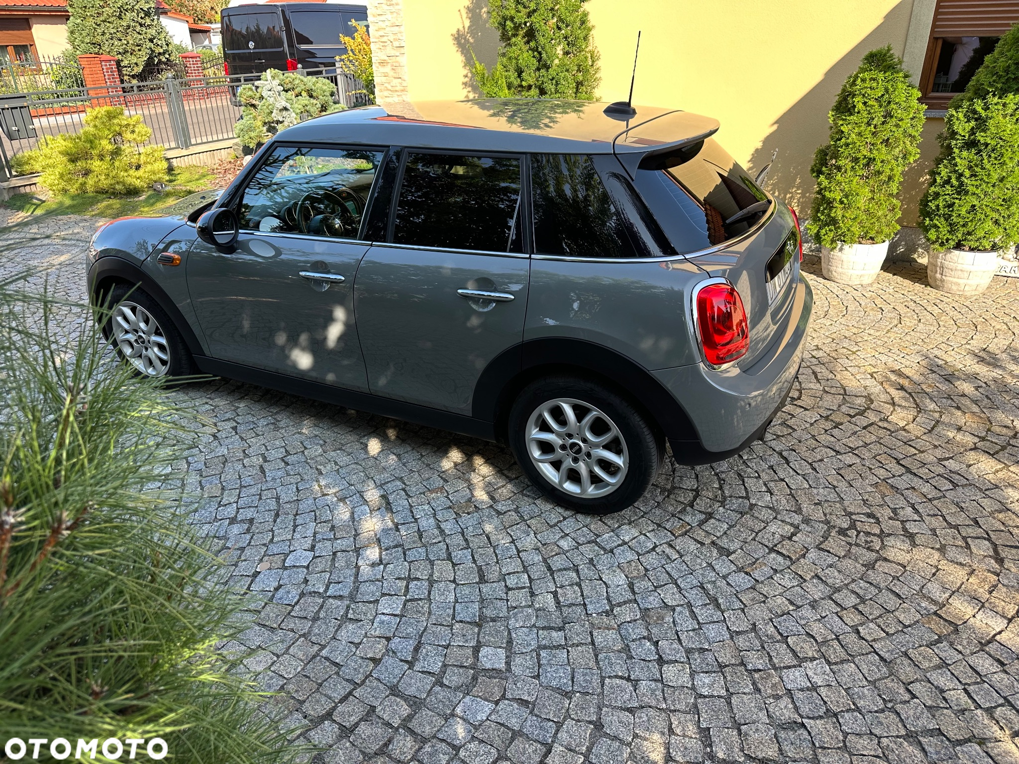 MINI Cooper Standard - 13