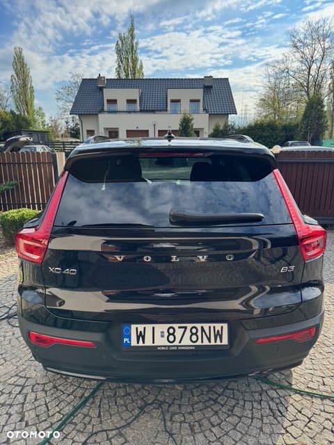 Volvo XC 40 B3 Plus Dark - 2