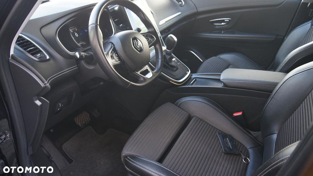 Renault Grand Scenic - 16