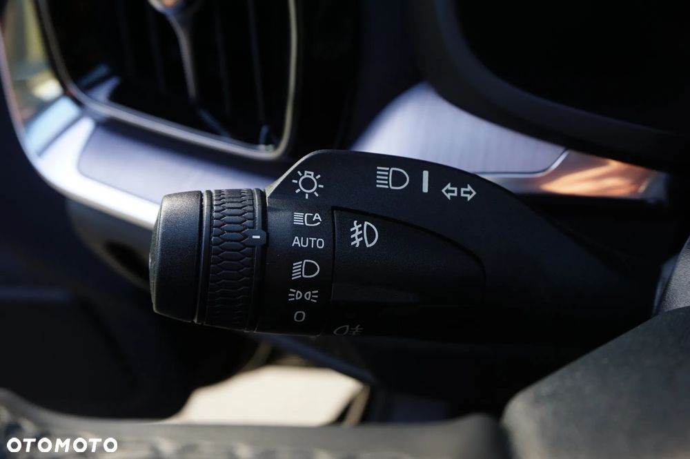 Volvo V60 B3 B Momentum Pro - 39