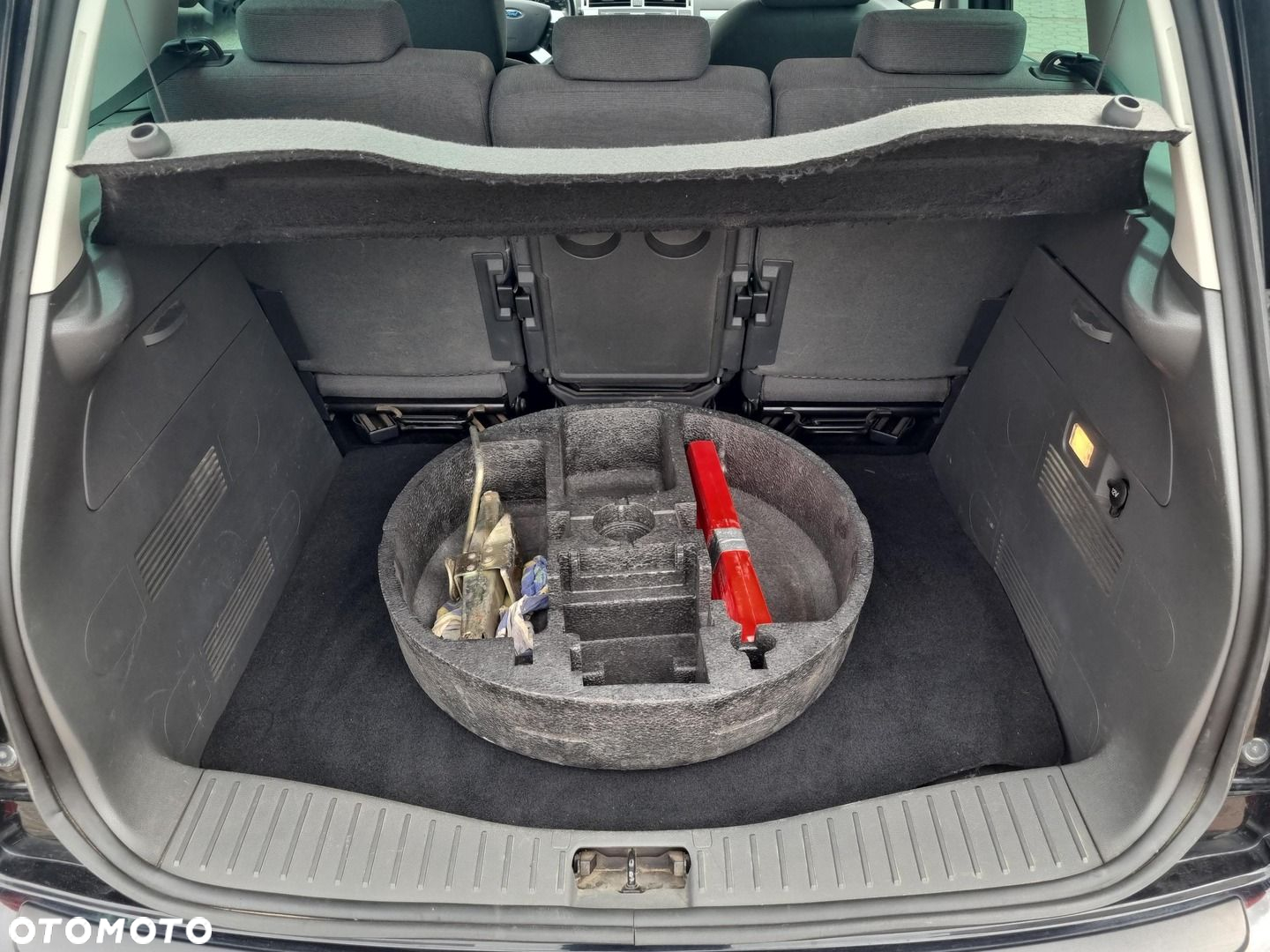 Ford C-MAX 1.8 Ambiente - 12