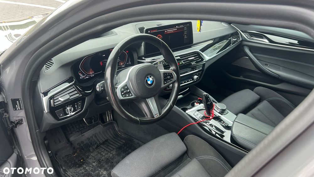 BMW Seria 5 520d M Sport - 16