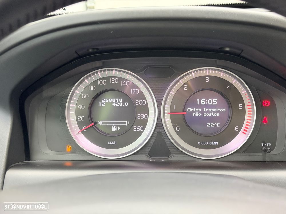 Volvo XC 60 2.0 D4 DRIVe Momentum - 26