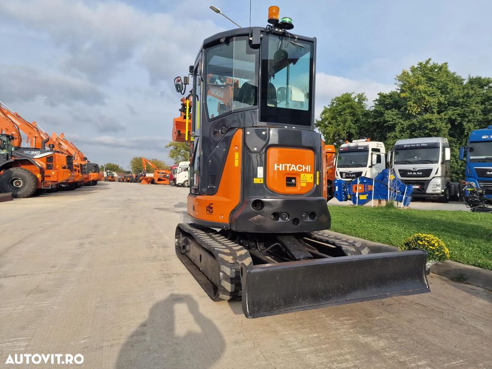 Hitachi ZX33U-6, Masa Operationala 3,7t, 2023, 1.305h, CUPLA RAPIDA HIDRAULICA+3 CUPE NOI, SistemAntifurt, Inst picon, senile 80% bune, Aer conditionat, Adancime sapare 5m, Ridica 2,8tone, Motor 25CP, posibilitate leasing 4 ani, CA NOU-PROMOTIE 36900 EUR+Tva - 25