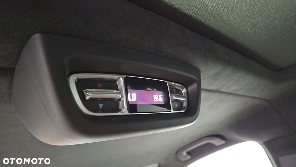 Mercedes-Benz Klasa V 300 d 4-Matic Exclusive 9G-Tronic (d³ugi) - 24