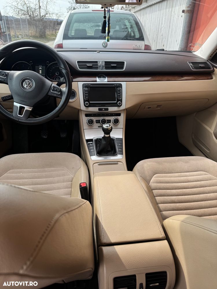 Volkswagen Passat 2.0 TDI Highline DPF 4Motion - 8