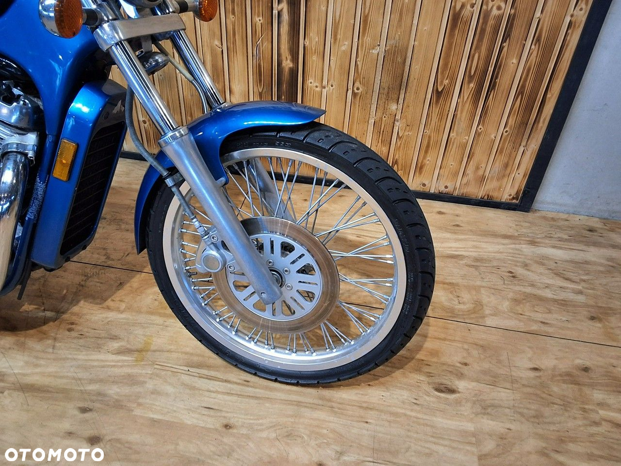 Suzuki Intruder - 8