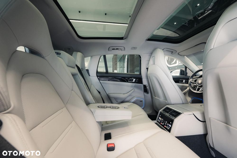 Porsche Panamera 4S - 37