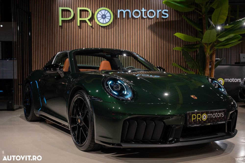 Porsche 911 Targa 4 GTS PDK - 4