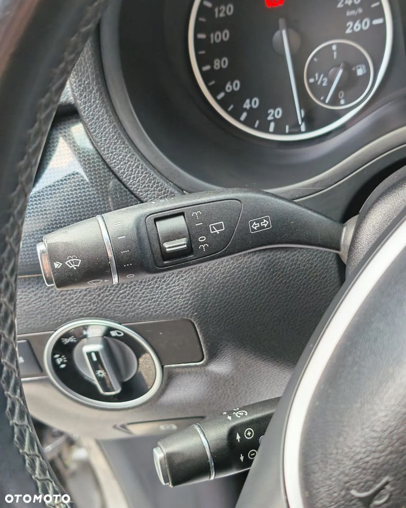 Mercedes-Benz Klasa B 180 BlueEFFICIENCY Edition Style - 28