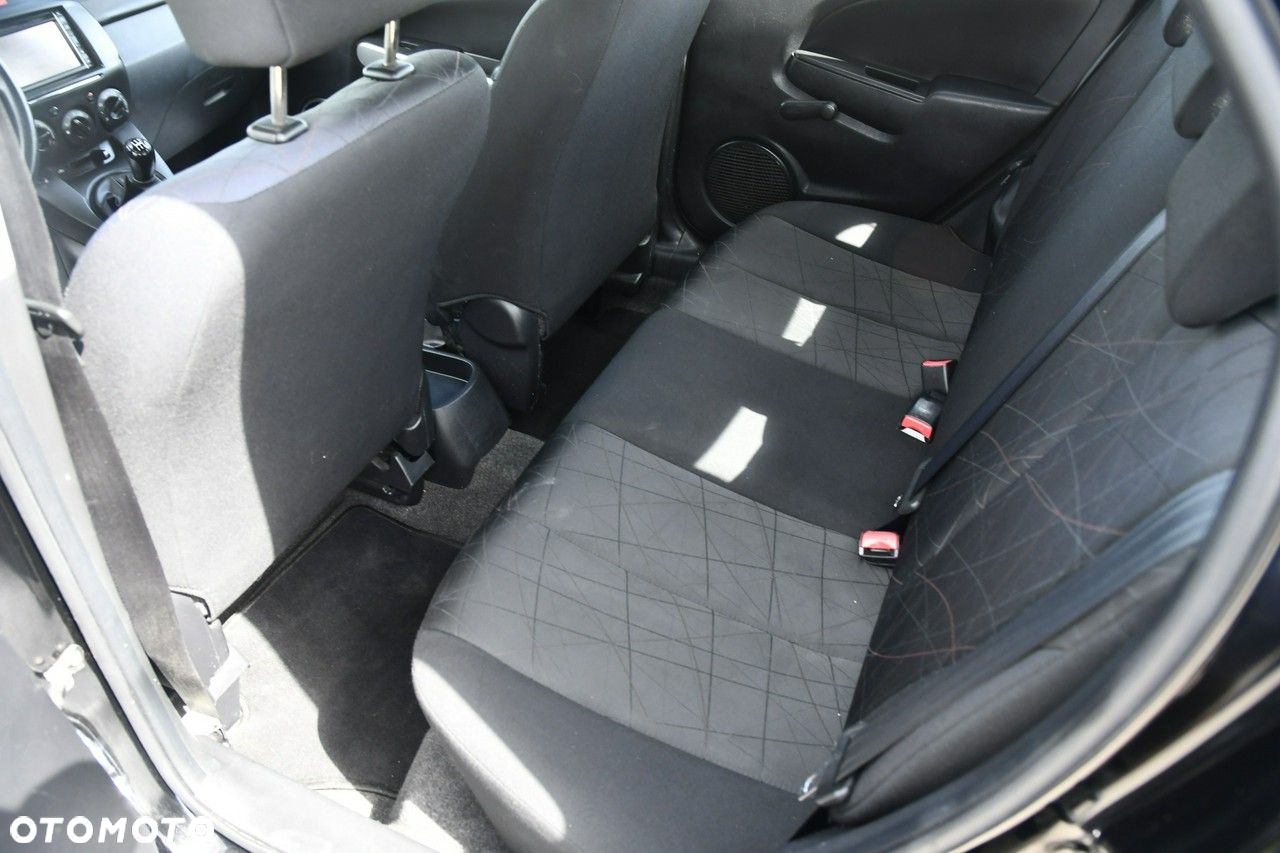 Mazda 2 - 17