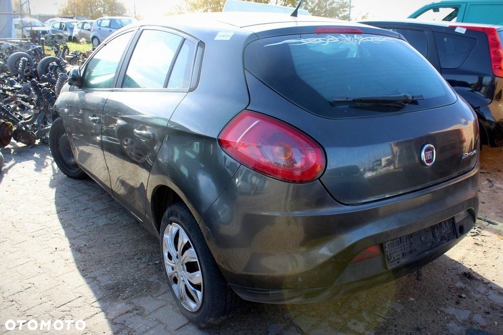 Fiat Bravo II 2007 1.9JTD 192A8000 5D (MASKA, ZDERZAK, LAMPA, BŁOTNIK, DRZWI, SZYBA, FOTEL) - 4