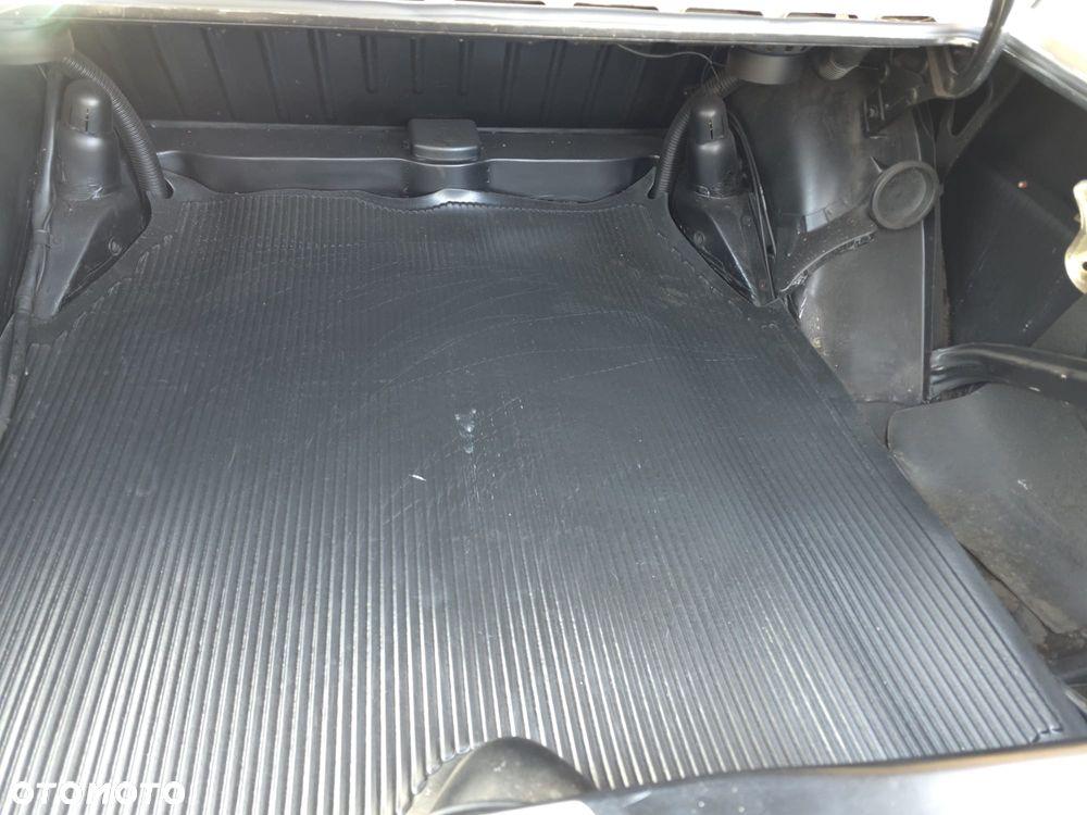 Mercedes-Benz 280 - 22