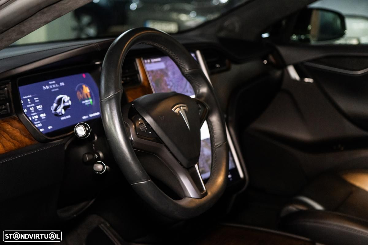 Tesla Model S - 22