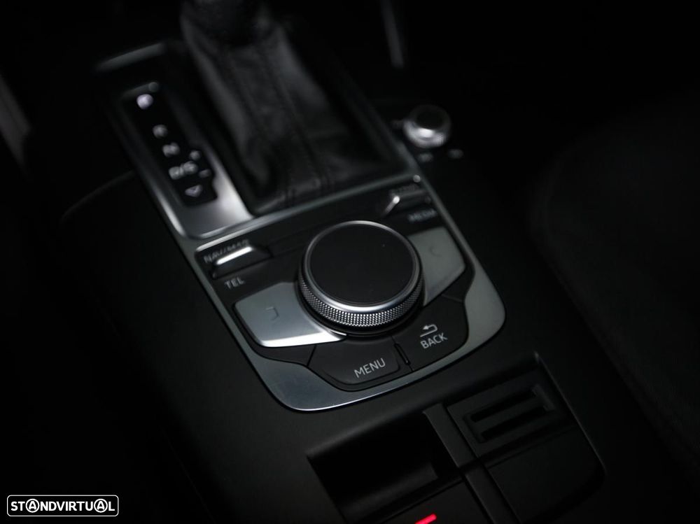 Audi A3 Limousine 30 TDI S tronic - 24