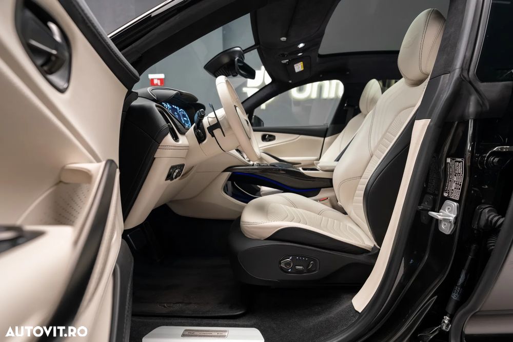 Aston Martin DBX - 15