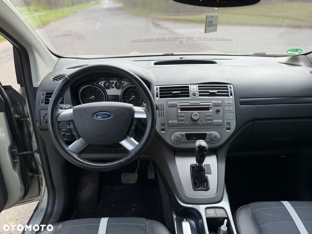 Ford Kuga - 10