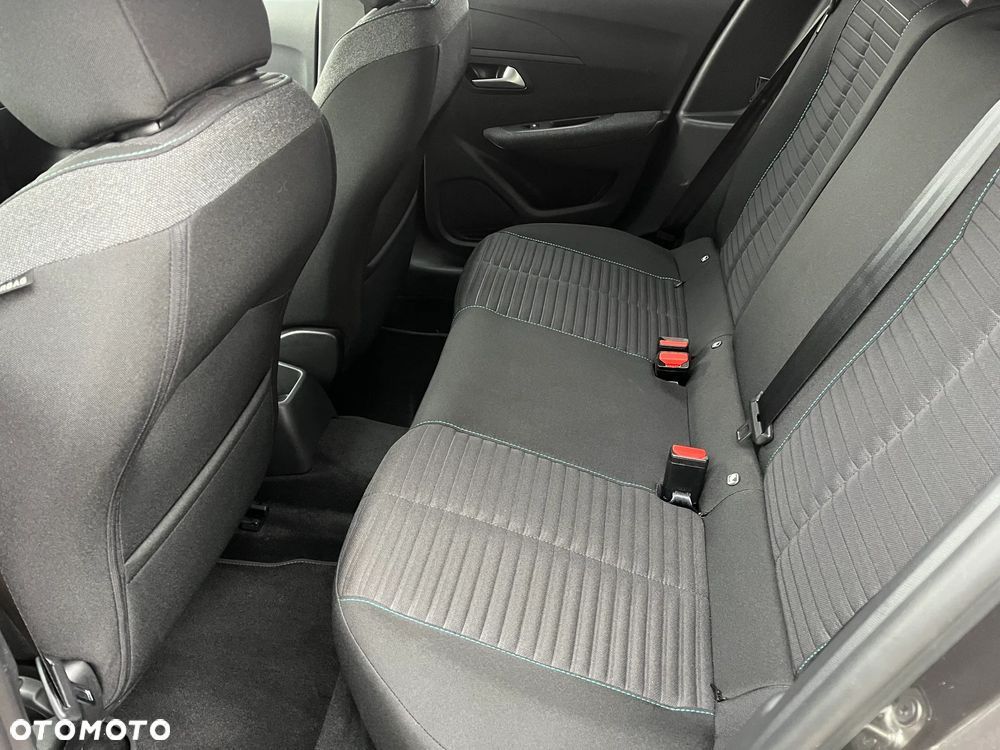 Peugeot 208 PureTech 100 EAT8 Allure - 15