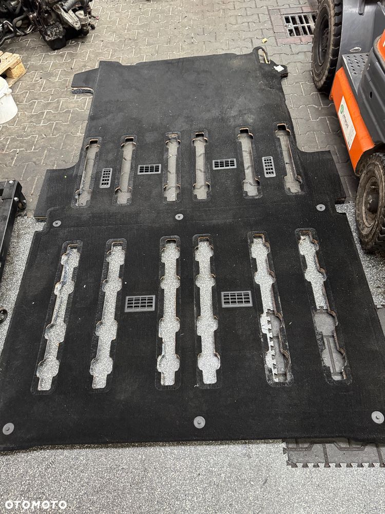 Podłoga wykładzina Ford Transit Turneo Custom lift l1 lub l2