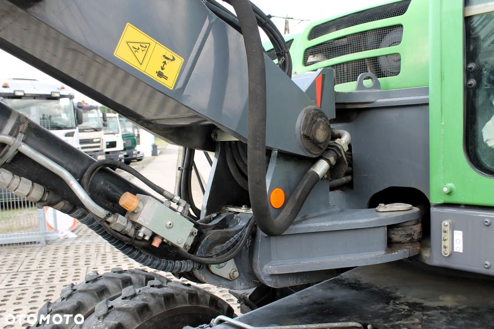 Schaeff TW110 koparka kołowa 4x4 - 21