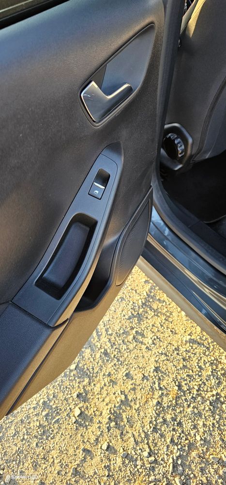 Ford Fiesta 1.0 EcoBoost ST-Line - 24