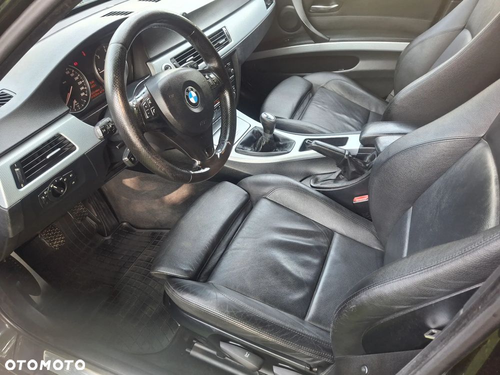 BMW Seria 3 318d DPF Edition Sport - 22