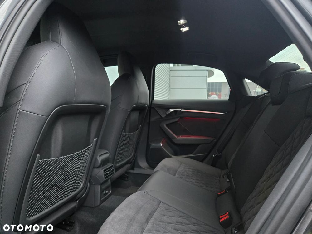 Audi RS3 Limousine - 10