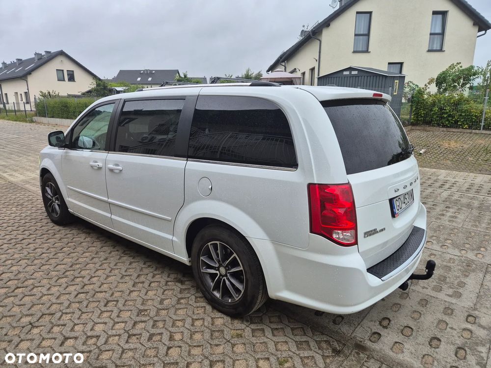 Dodge Grand Caravan - 4