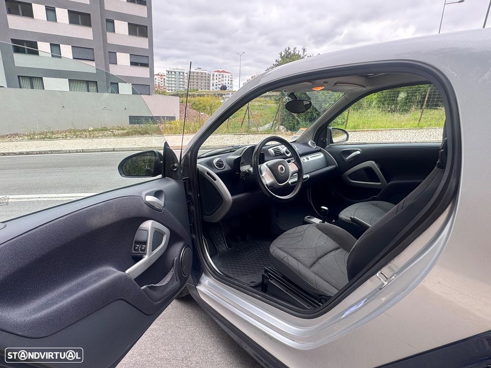 Smart ForTwo Coupé cdi softouch black&white limited dpf - 10