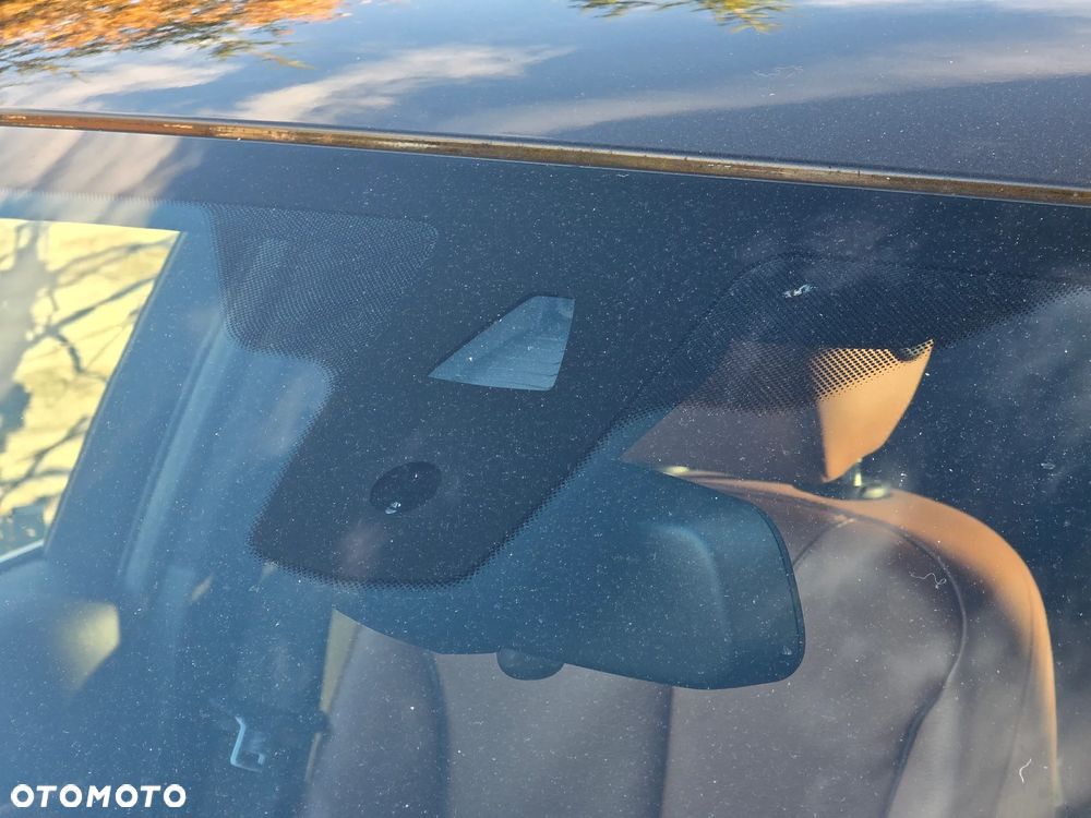 BMW Seria 3 330i xDrive Luxury Line - 28