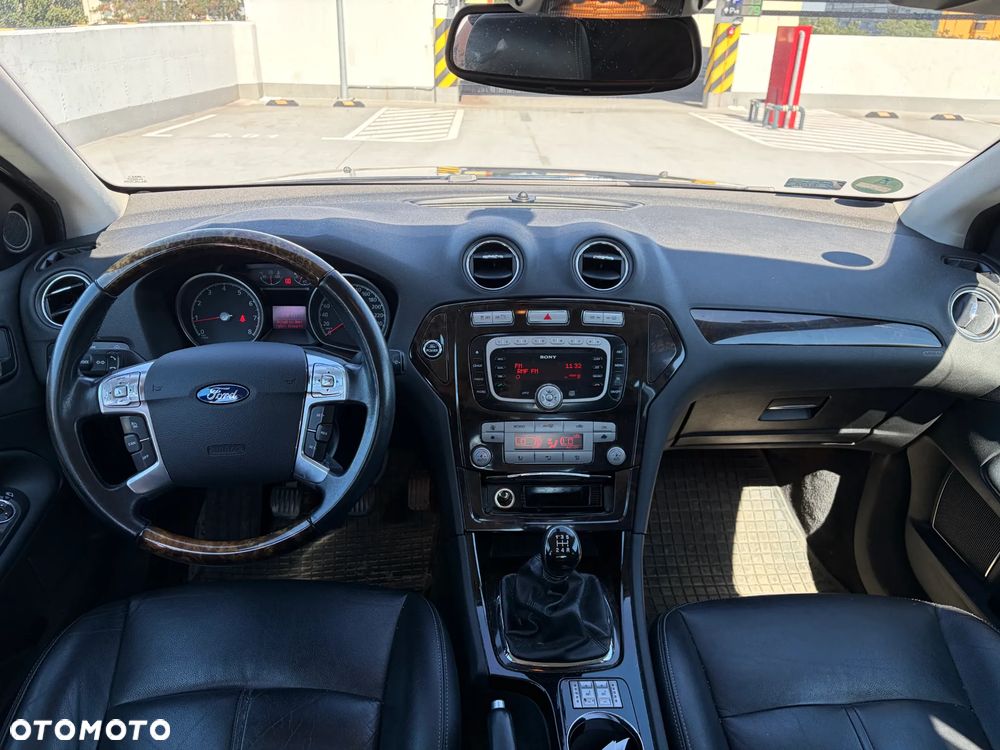 Ford Mondeo 2.0 Ghia X - 12