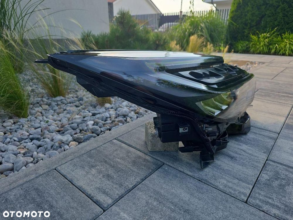 TOYOTA C-HR II 2 Lampa prawa przód Full Led Technology 81110-F4220-00 26R - 4
