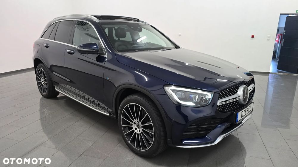 Mercedes-Benz GLC 300 de 4Matic 9G-TRONIC AMG Line Plus - 2