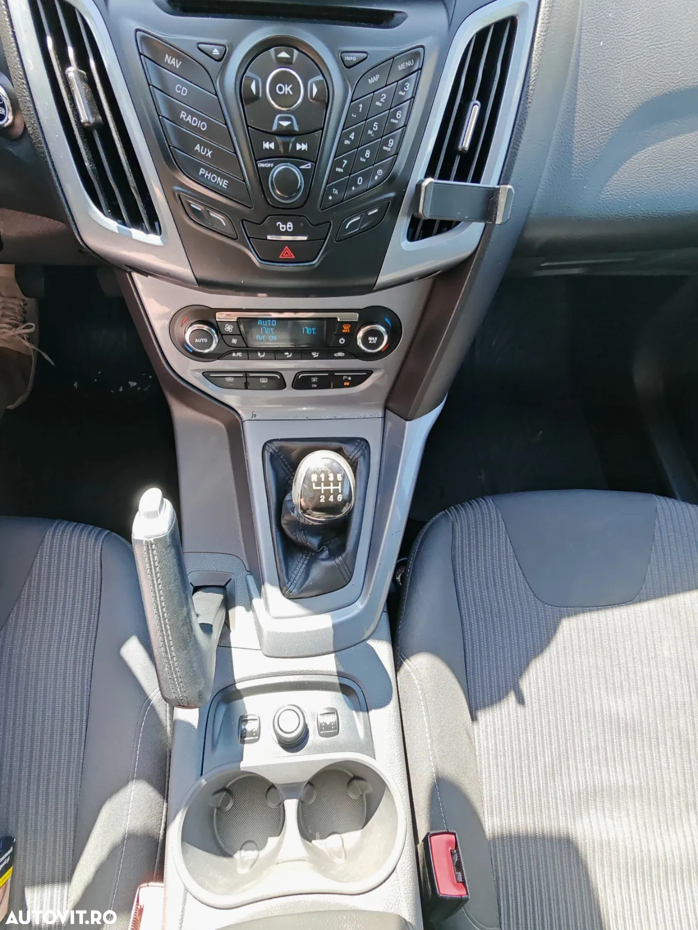 Ford Focus 2.0 TDCI DPF Titanium - 24