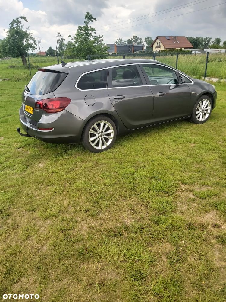 Opel Astra 1.4 Turbo Cosmo - 10