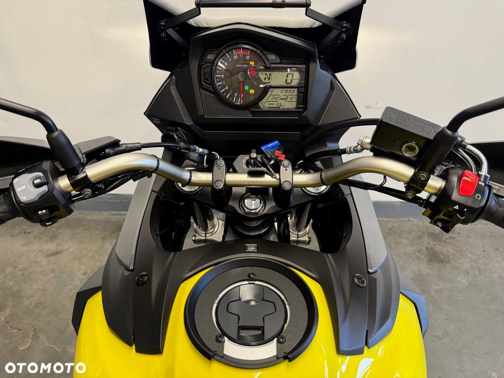 Suzuki V-STROM - 9