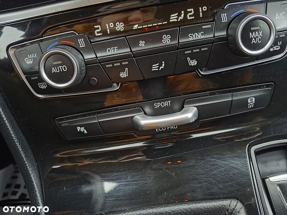 BMW Seria 2 218i Advantage - 27