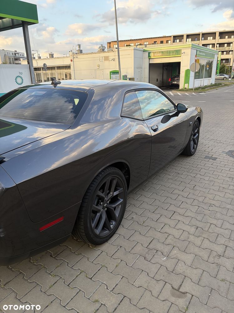 Dodge Challenger - 26