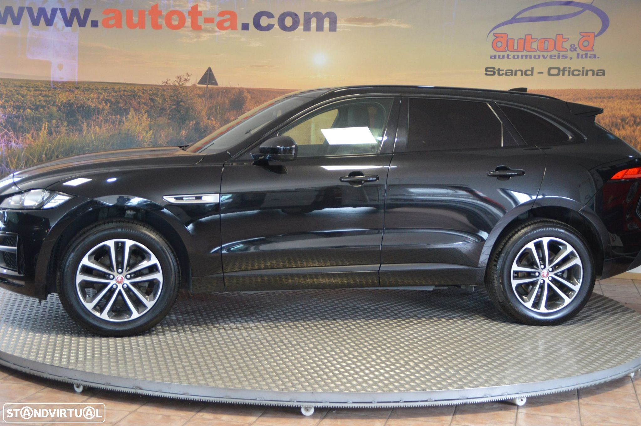 Jaguar F-Pace 2.0 i4D R-Sport AWD - 2