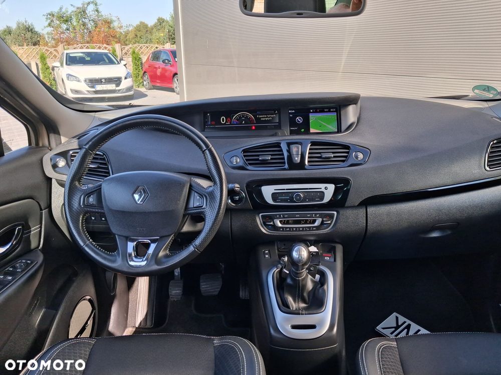 Renault Grand Scenic ENERGY TCe 130 BOSE EDITION - 16