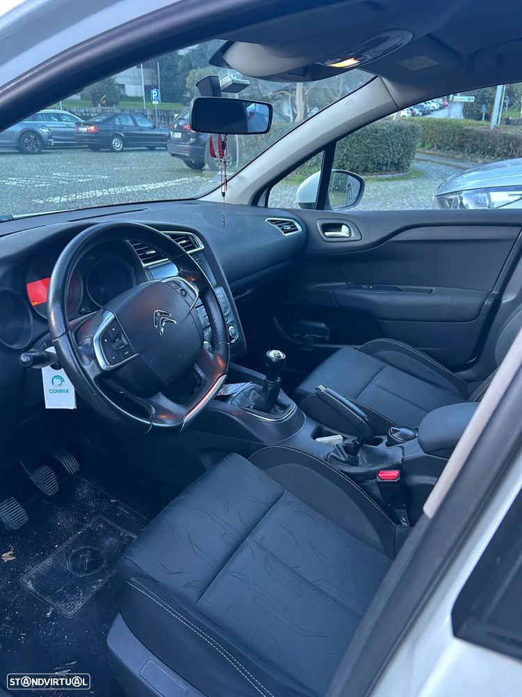 Citroën C4 HDi 90 Attraction - 6