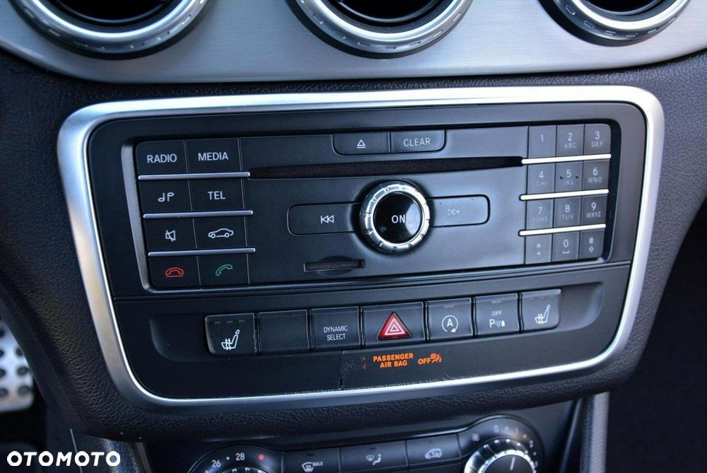 Mercedes-Benz GLA 200 AMG Line - 26