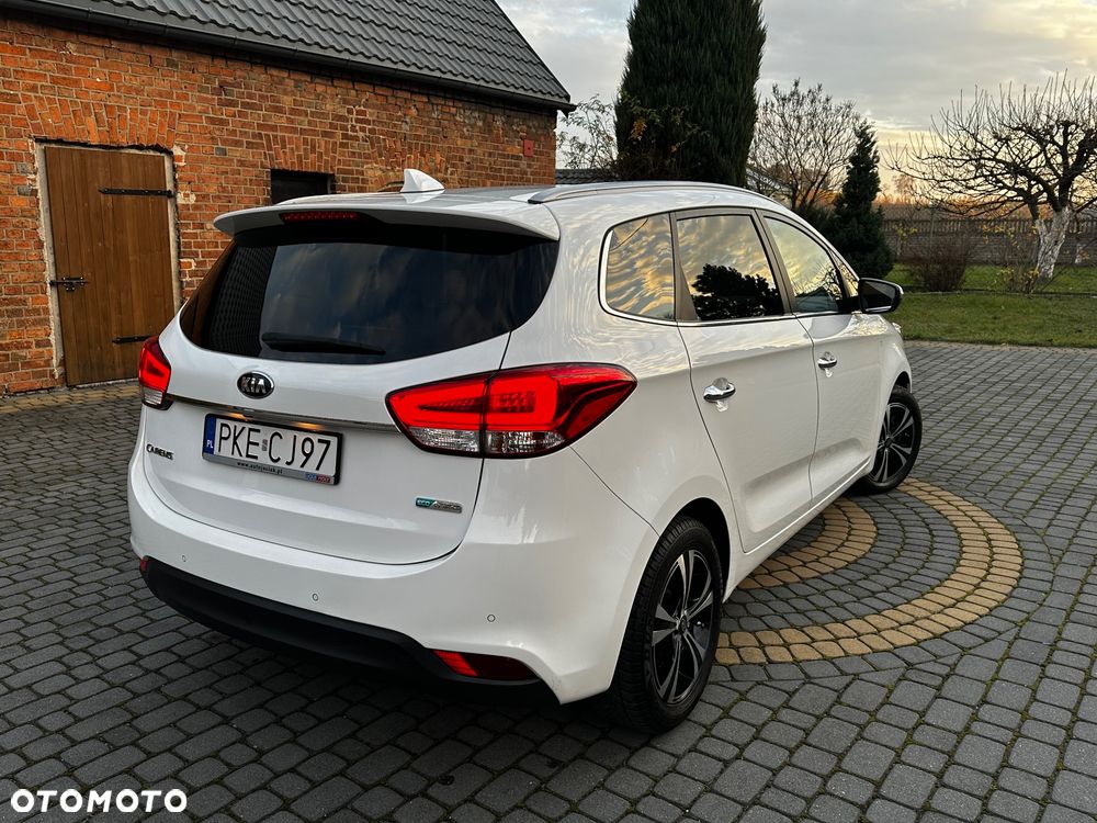 Kia Carens - 12
