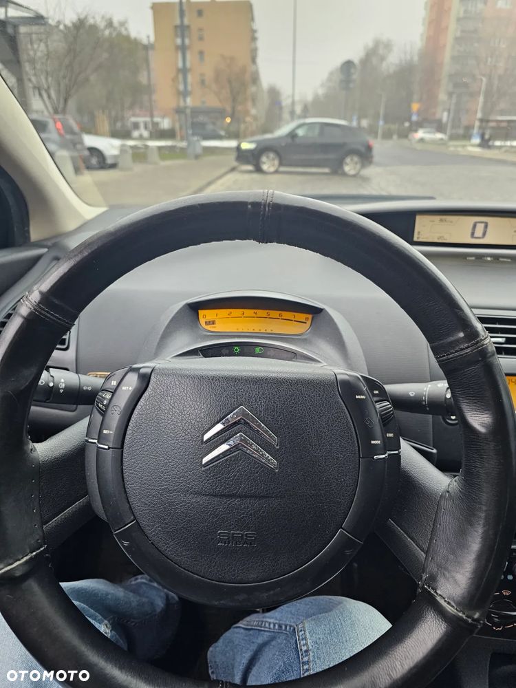 Citroën C4 1.6 16V SX - 8