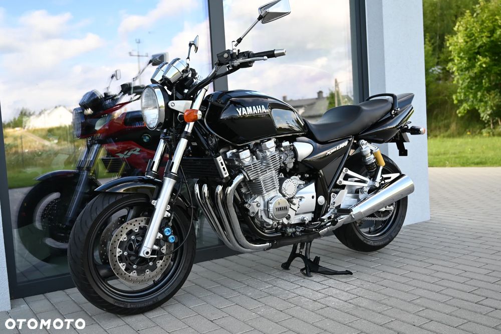 Yamaha XJR - 3